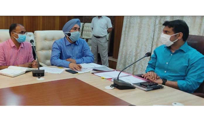 Covid-19 pandemic not over yet: DC Srinagar